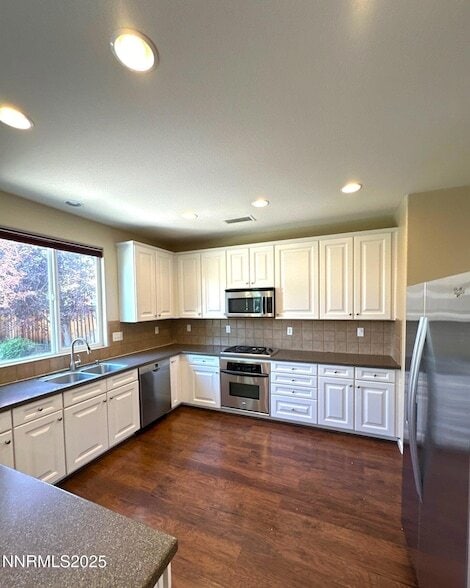 Photo - 545 Terracina Way