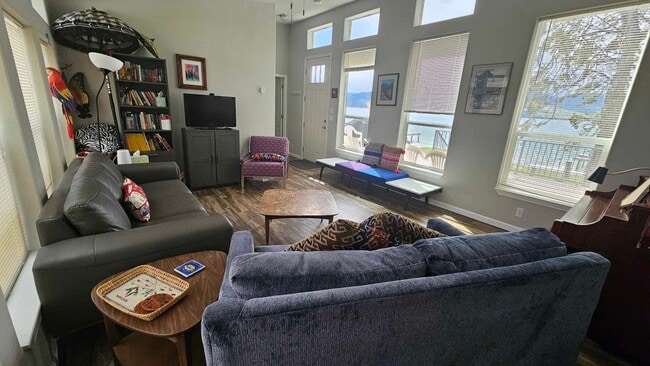 Photo - Haakenson - Fully Furnished Lake House with Dock Only available Oct 15th, 2026 until May 15th, 2027