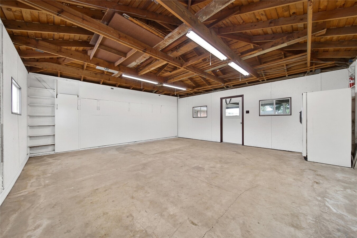Photo - 9411 Roos Rd