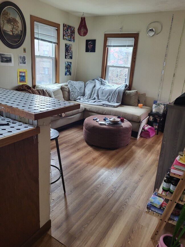 Photo - 114 S Franklin St