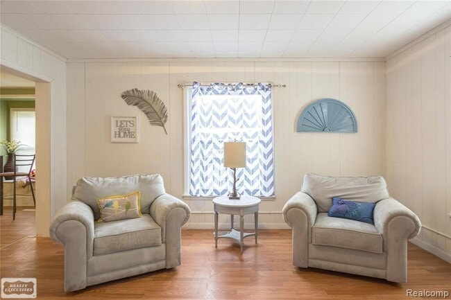 Photo - 107 E Perry St