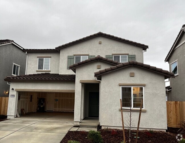 Building Photo - New 4 Bedroom Home with Next Gen Suite + S...