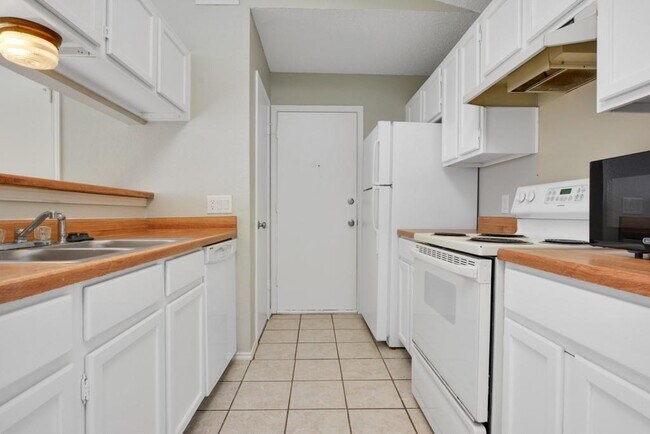 Photo - 9101 Japonica Ct