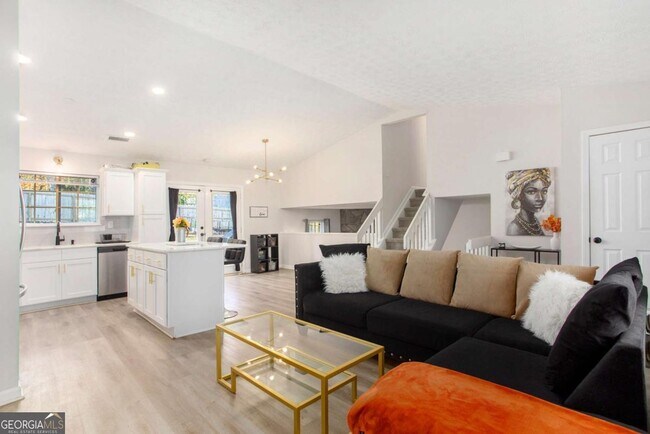 Photo - 5656 La Fleur Trail