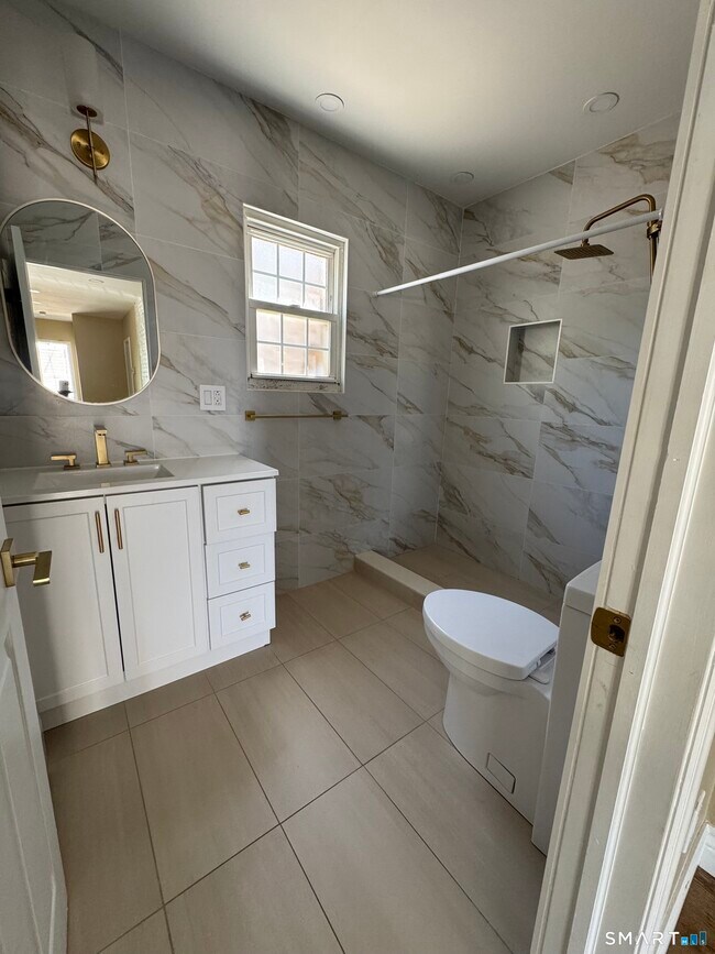 Photo - 156 Wolcott St Unidad 1
