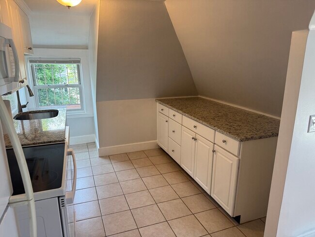 Photo - 32 Paul Revere Rd Unit 3