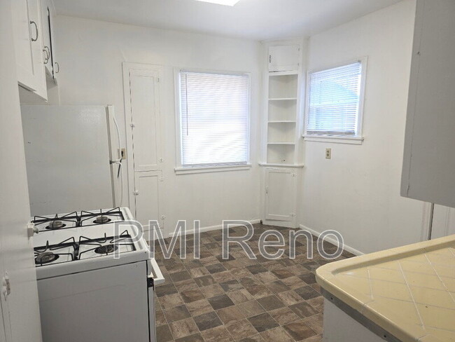 Photo - 530 Burns St