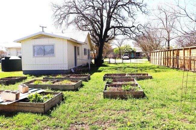 Photo - 535 W Vaughan St