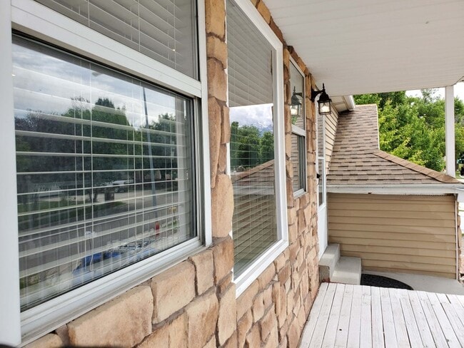 Photo - 940 W Red Oaks Dr