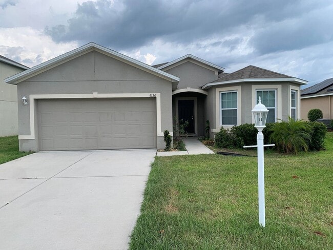 Building Photo - 3/2 Single Family Home located in a quiet ...