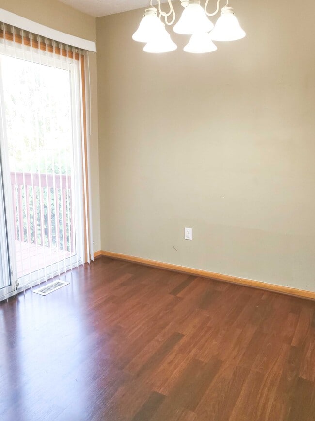 Photo - 5657 Sugarberry Dr SE