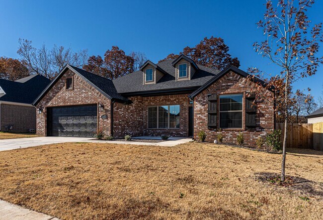 Photo - Four Bedroom Home In Fayetteville!!