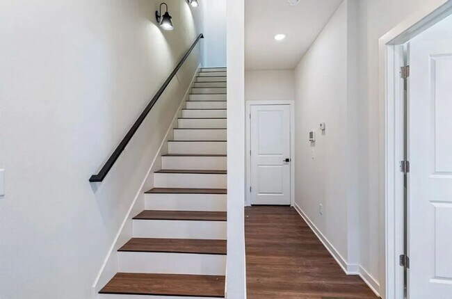 Photo - 610 Whitham Ave Unidad 610-2