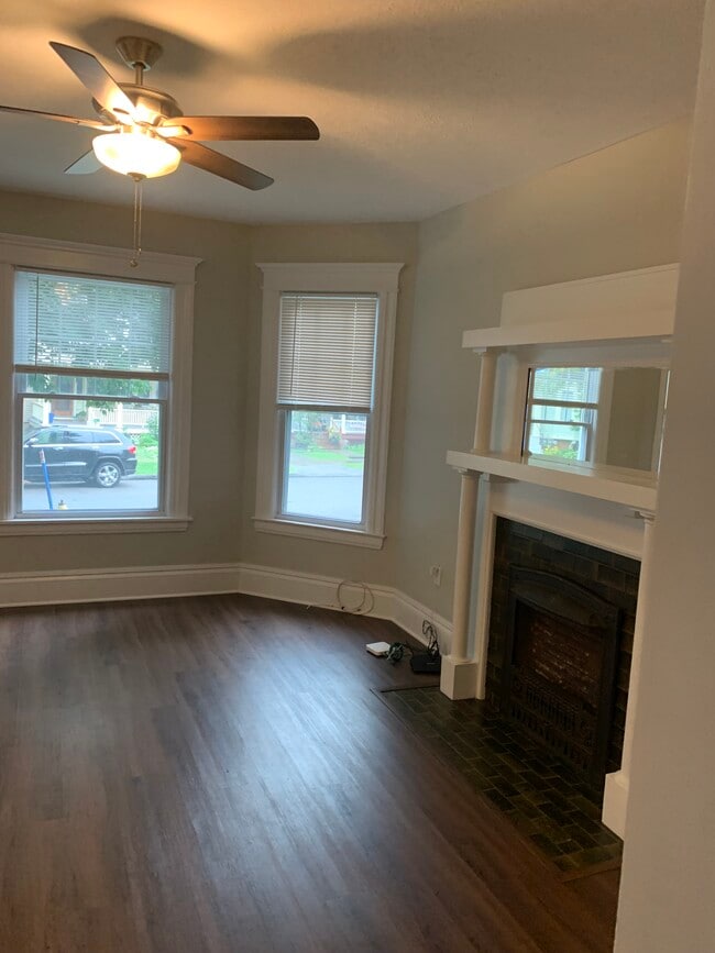 Photo - 152 Rosedale St Unit City glamour