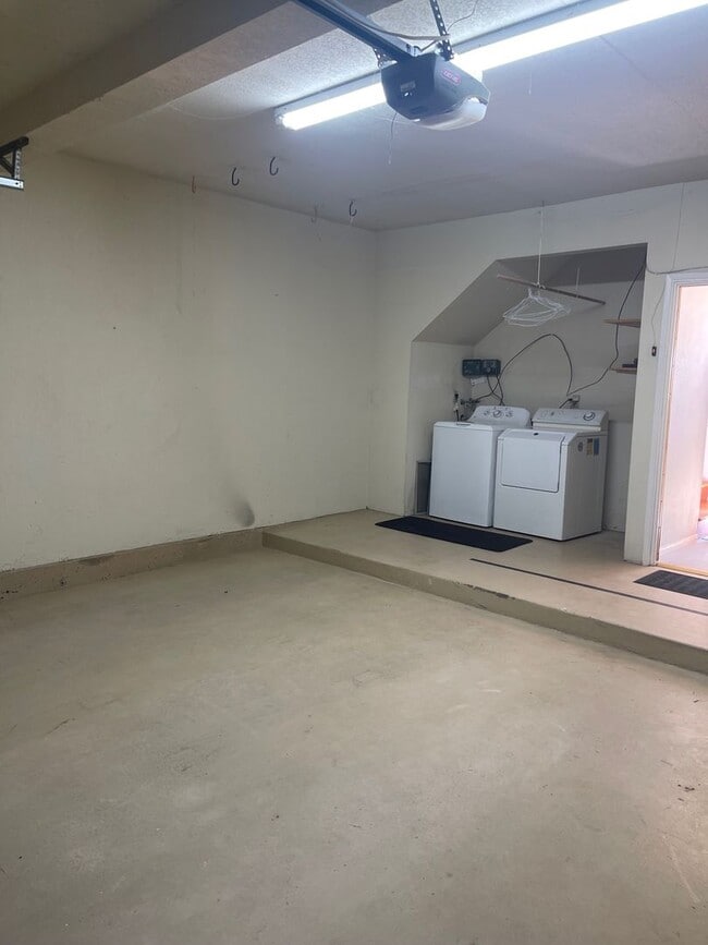 Photo - **MEDITERRANEAN STYLE CHARMER**