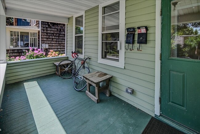 Photo - 930 E Dayton St Unit 1