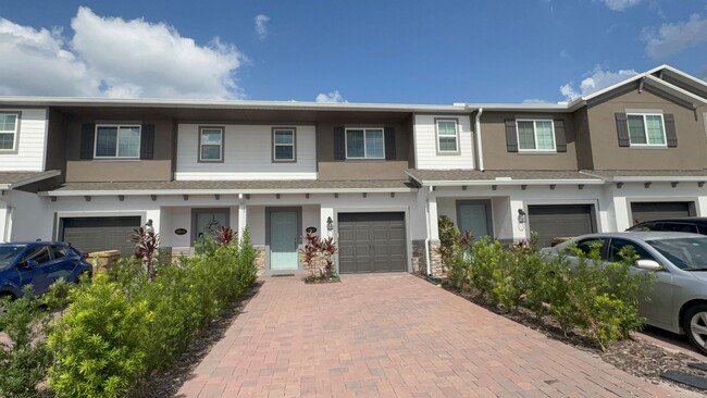 St Cloud - 3 Bedroom, 2.5 Bathroom - $2395.00 - St Cloud - 3 Bedroom, 2.5 Bathroom - $2395.00 Casa