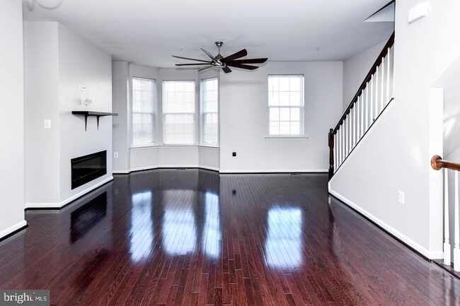 Photo - 9553 Weshurst Ln