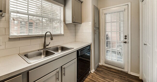 Summers Landing Apartments