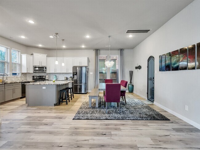 Photo - 18324 Parkview Point Dr