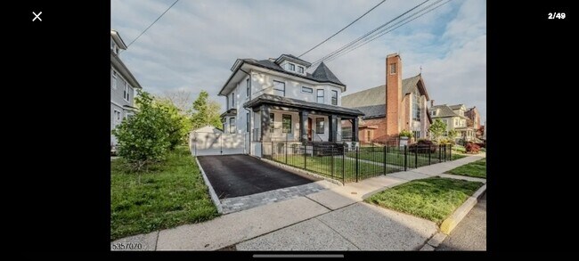 Photo - 439 Union Ave