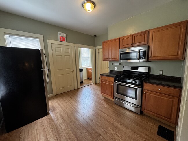 Building Photo - 374 Highland Ave Rental