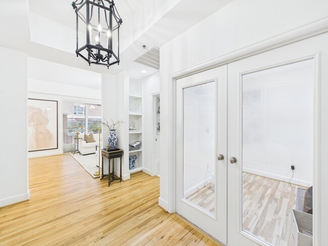 Photo - 2520 Robinhood St Unit 506