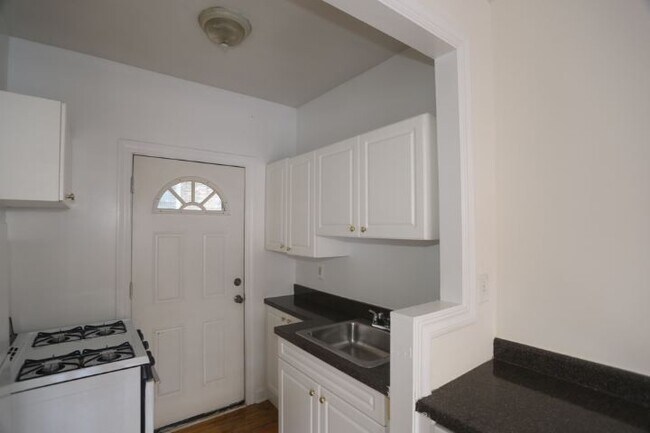 Photo - 3748 N Fremont St Unit W4