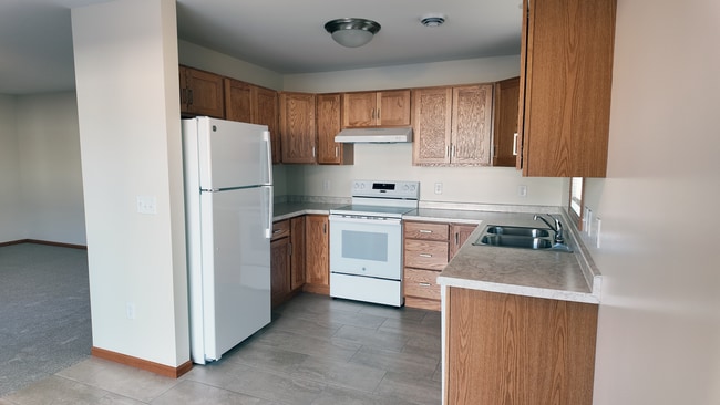 Kitchen - 2108 Arlington Trl Unit 4