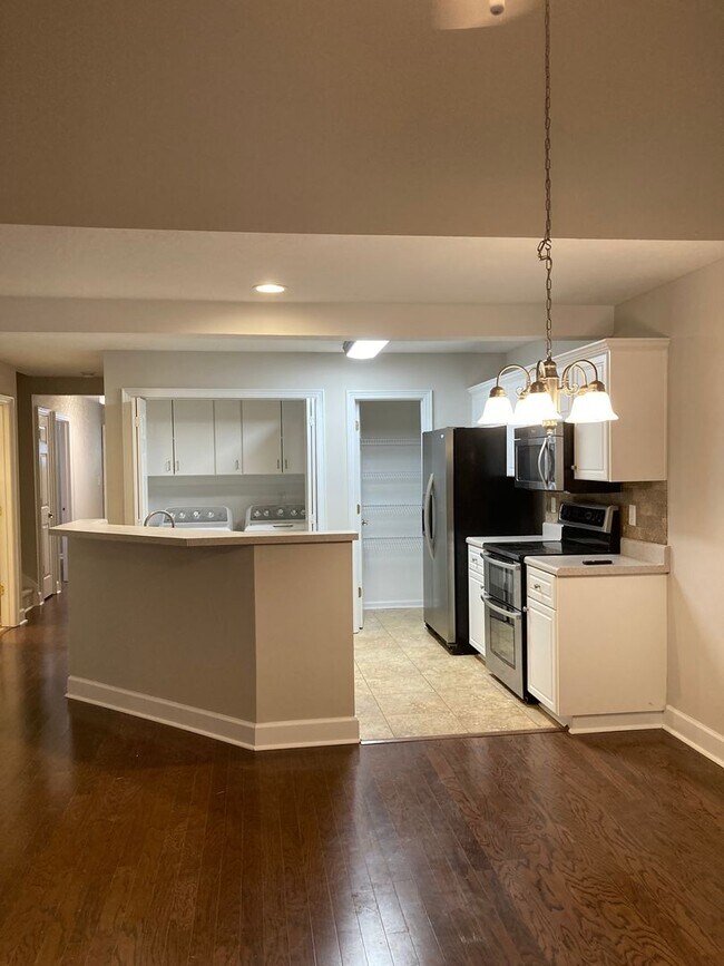 Photo - 3 Bed/3 Bath Townhome with Screened in Por...