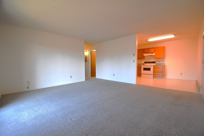 Photo - Top floor apartment! Close to MSU and downtown! Unidad 64