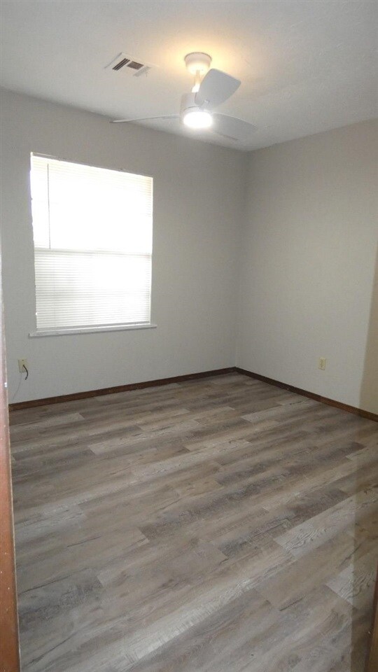 Photo - 6404 NW Birch Ave