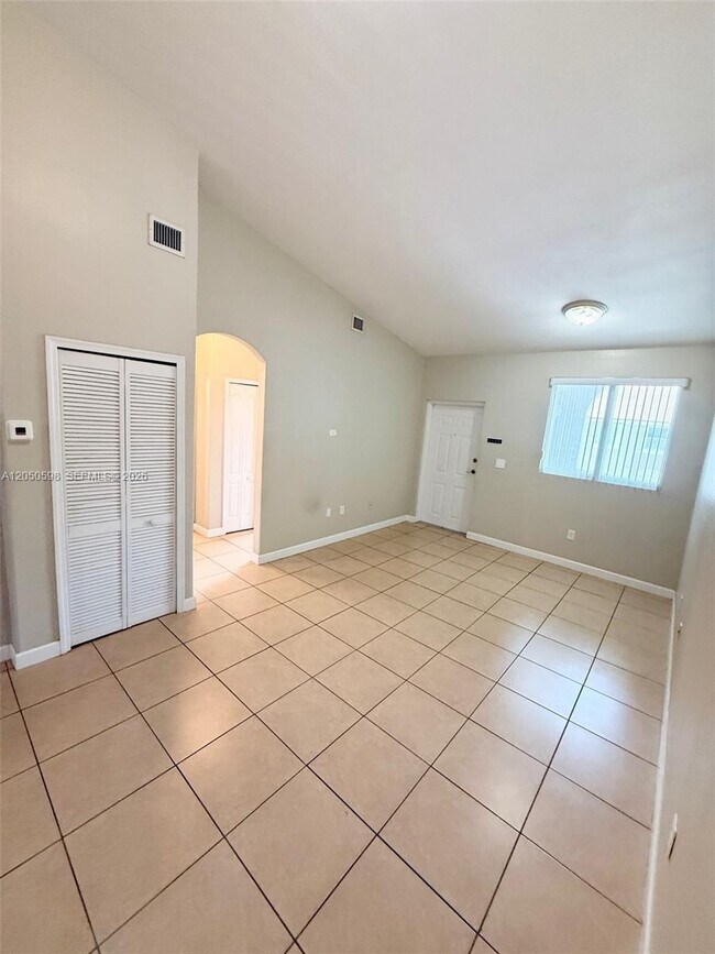 Photo - 1652 SE 28th St Unit 202