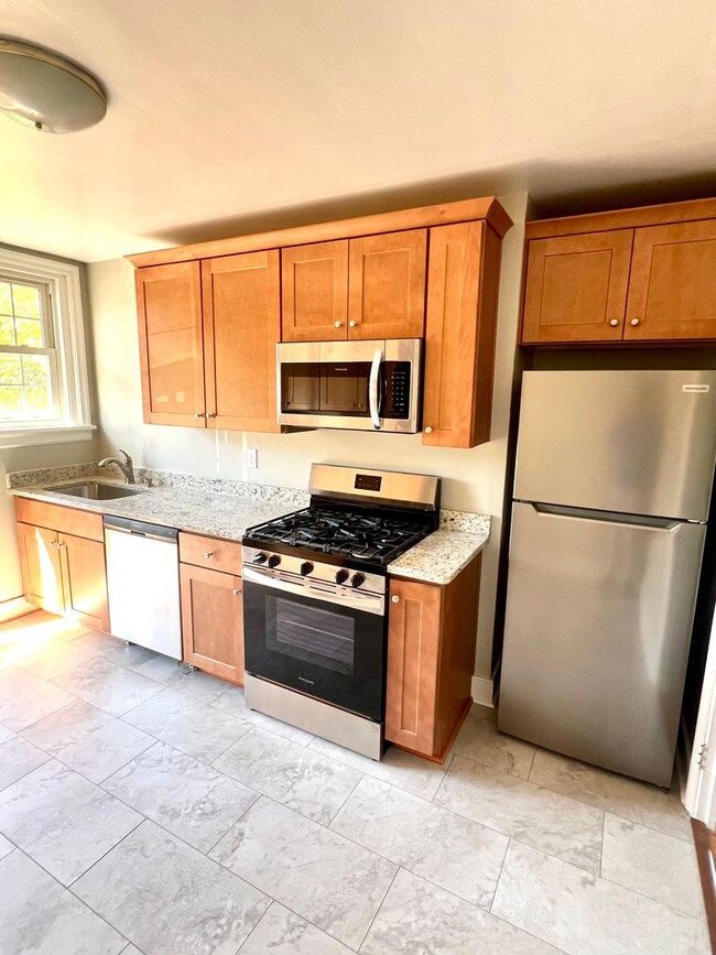 Huge 1 Bedroom Apartment, in the Near west... - Huge 1 Bedroom Apartment, in the Near west...