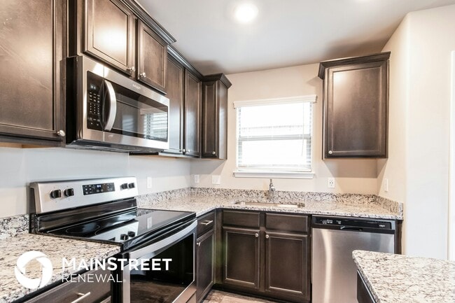 Photo - 916 NW 6th St