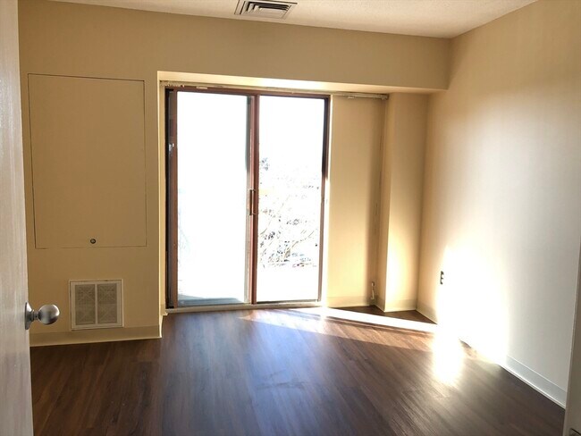 Photo - 133 Commander Shea Blvd Unit 519