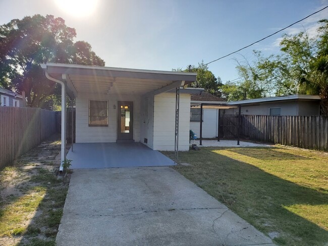 Photo - 632 50th St N