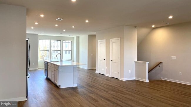223 Park Central Ter
