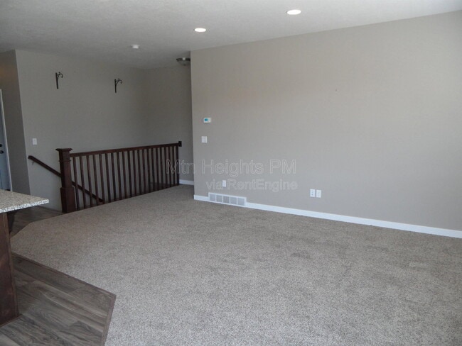 Photo - 797 Tamsin Ct