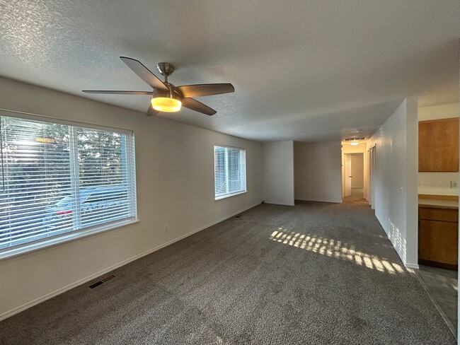 Photo - 1073 NE Hidden Valley Dr