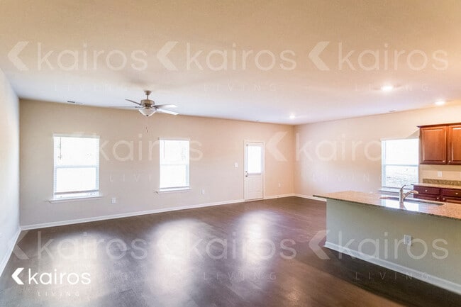 Photo - 1139 Freedom Pkwy