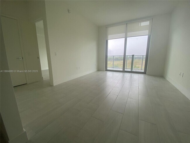 Photo - 2000 Metropica Wy Unit 408