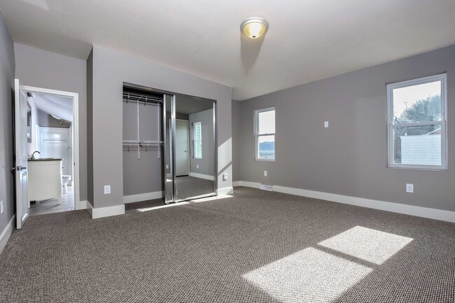 Photo - 2829 Edwards Wy Unidad 2