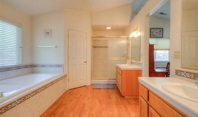 Photo - 449 Silver Leaf Dr