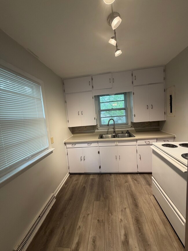 Photo - 2114 Ferrol St Unit 2114