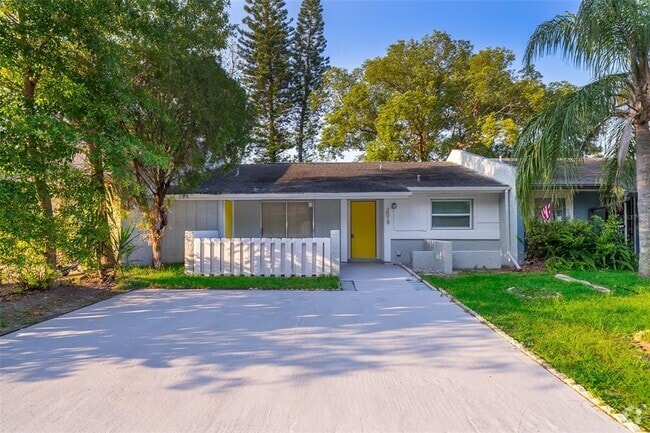 Building Photo - 3019 Casselwood St Rental