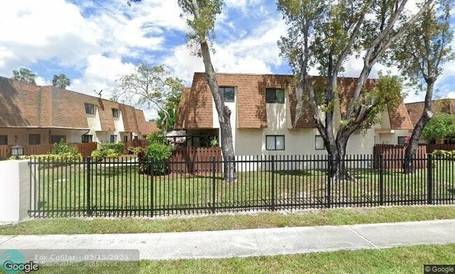 Photo - 115 San Remo Blvd