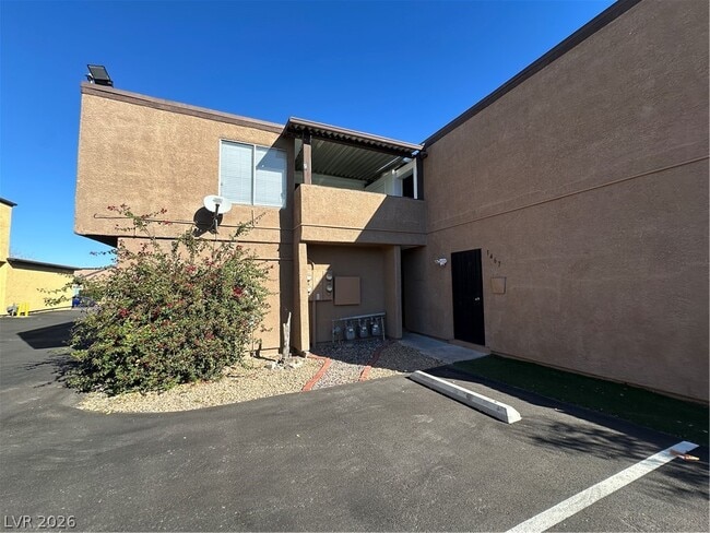 Photo - 1467 Hialeah Dr Unit D