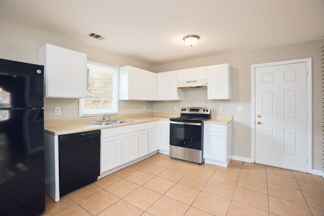 Photo - Bright & Spacious 3BR Home in Carroll Heights