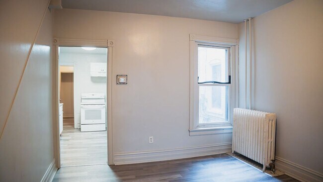 Photo - 903 1/2 W Allen Street Unit 1